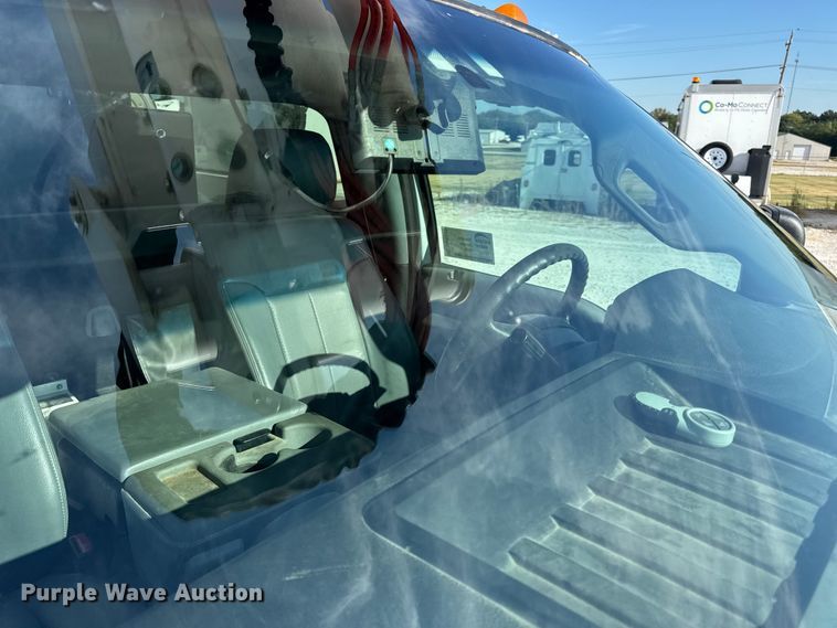 image for item DW6570 2016 Ford F550 Super Duty XL bucket truck