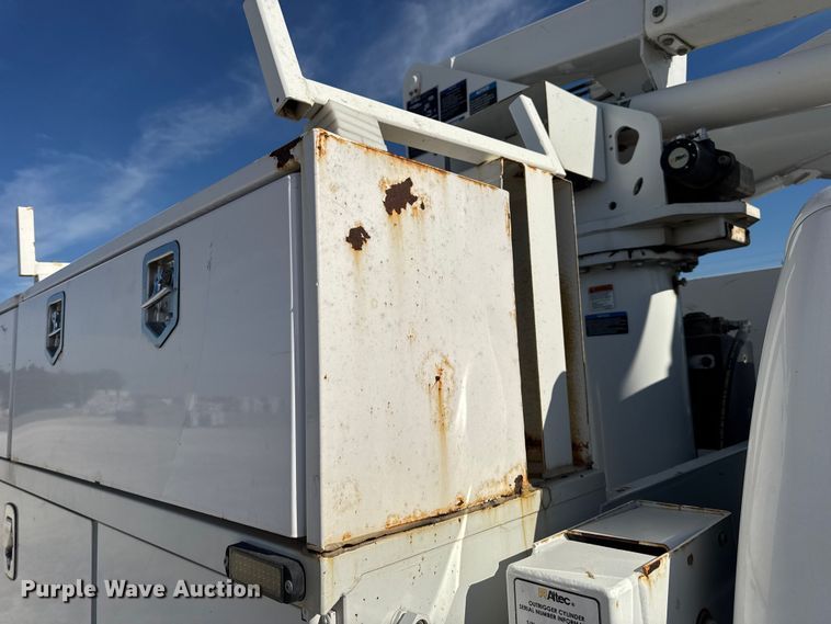 image for item DW6570 2016 Ford F550 Super Duty XL bucket truck