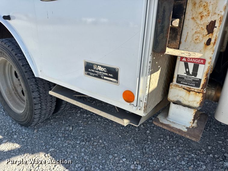 image for item DW6570 2016 Ford F550 Super Duty XL bucket truck