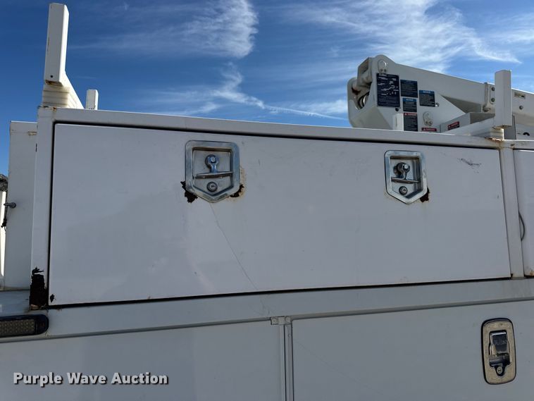 image for item DW6570 2016 Ford F550 Super Duty XL bucket truck