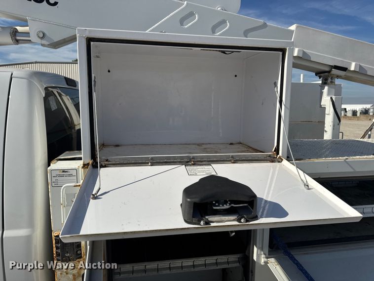 image for item DW6570 2016 Ford F550 Super Duty XL bucket truck