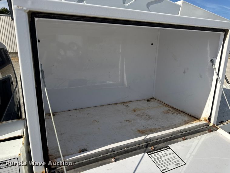 image for item DW6570 2016 Ford F550 Super Duty XL bucket truck