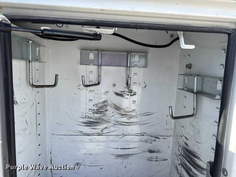 image for item DW6570 2016 Ford F550 Super Duty XL bucket truck