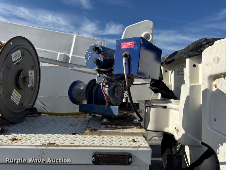 image for item DW6570 2016 Ford F550 Super Duty XL bucket truck