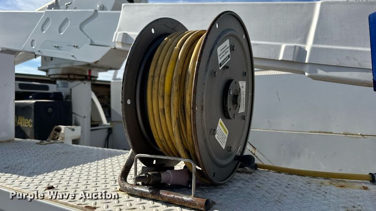 image for item DW6570 2016 Ford F550 Super Duty XL bucket truck