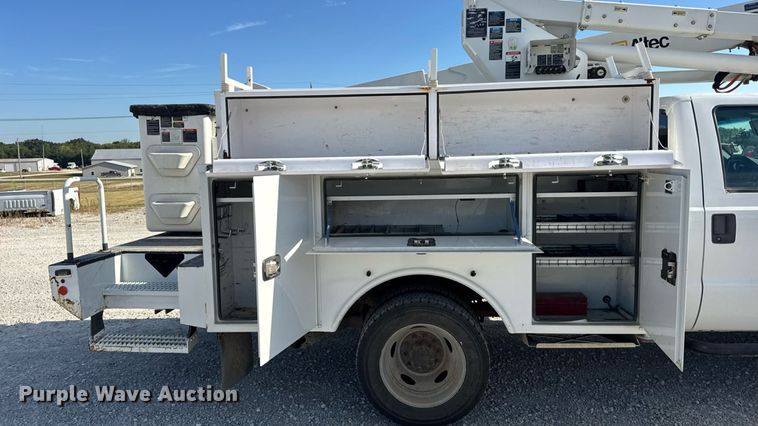 image for item DW6570 2016 Ford F550 Super Duty XL bucket truck