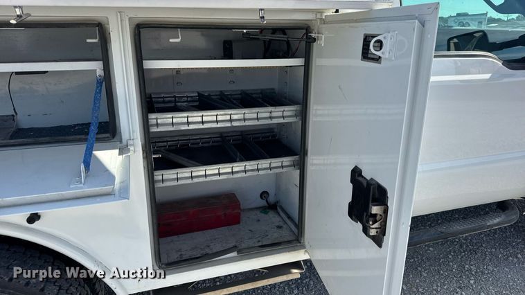 image for item DW6570 2016 Ford F550 Super Duty XL bucket truck