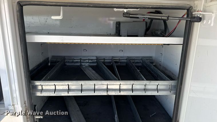 image for item DW6570 2016 Ford F550 Super Duty XL bucket truck