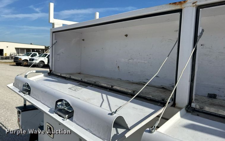 image for item DW6570 2016 Ford F550 Super Duty XL bucket truck