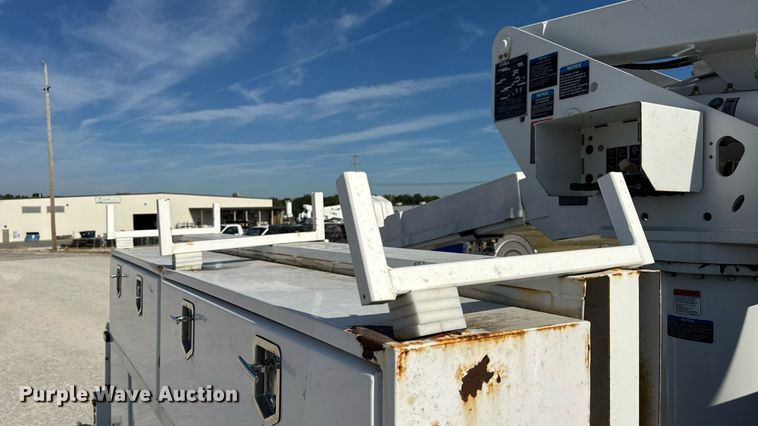 image for item DW6570 2016 Ford F550 Super Duty XL bucket truck