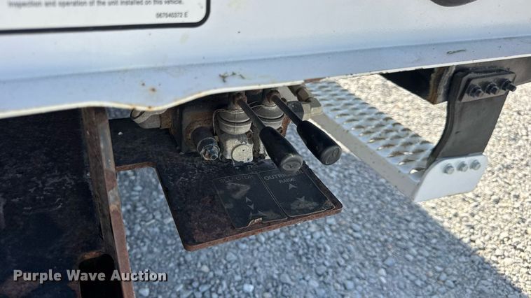 image for item DW6570 2016 Ford F550 Super Duty XL bucket truck