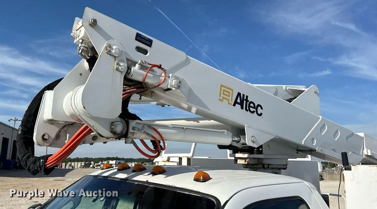 image for item DW6570 2016 Ford F550 Super Duty XL bucket truck