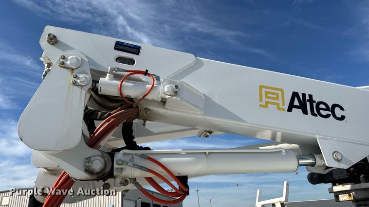 image for item DW6570 2016 Ford F550 Super Duty XL bucket truck