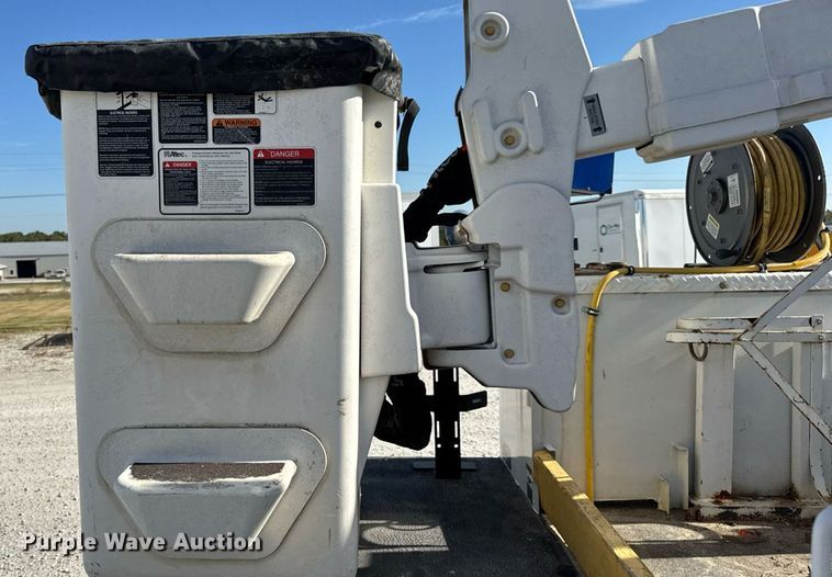 image for item DW6570 2016 Ford F550 Super Duty XL bucket truck