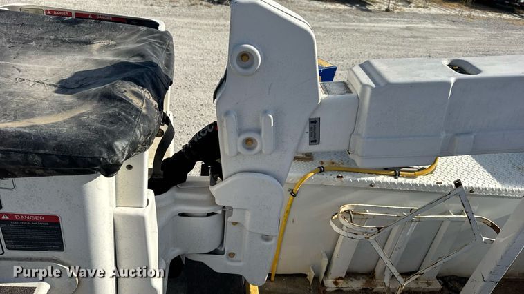 image for item DW6570 2016 Ford F550 Super Duty XL bucket truck