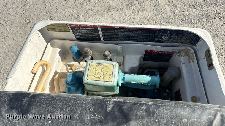 image for item DW6570 2016 Ford F550 Super Duty XL bucket truck