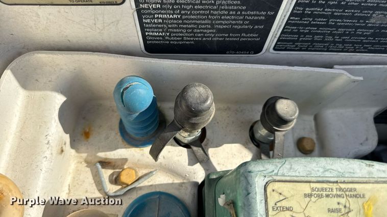 image for item DW6570 2016 Ford F550 Super Duty XL bucket truck