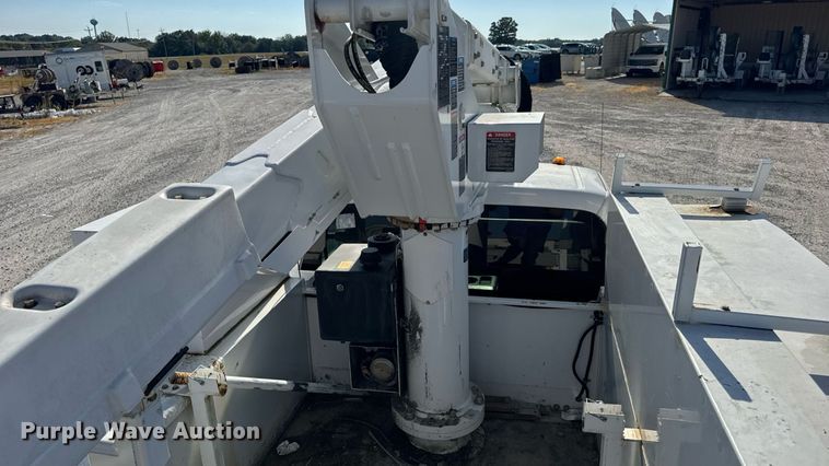 image for item DW6570 2016 Ford F550 Super Duty XL bucket truck