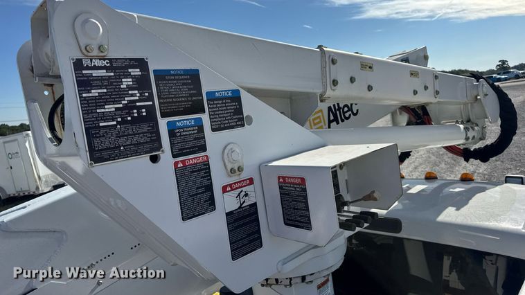 image for item DW6570 2016 Ford F550 Super Duty XL bucket truck