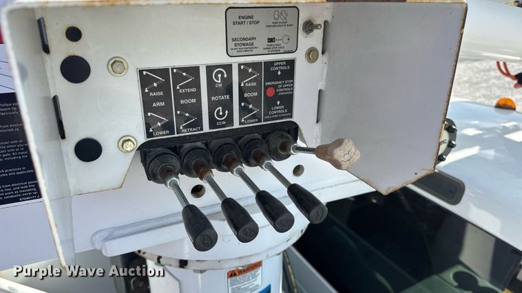 image for item DW6570 2016 Ford F550 Super Duty XL bucket truck