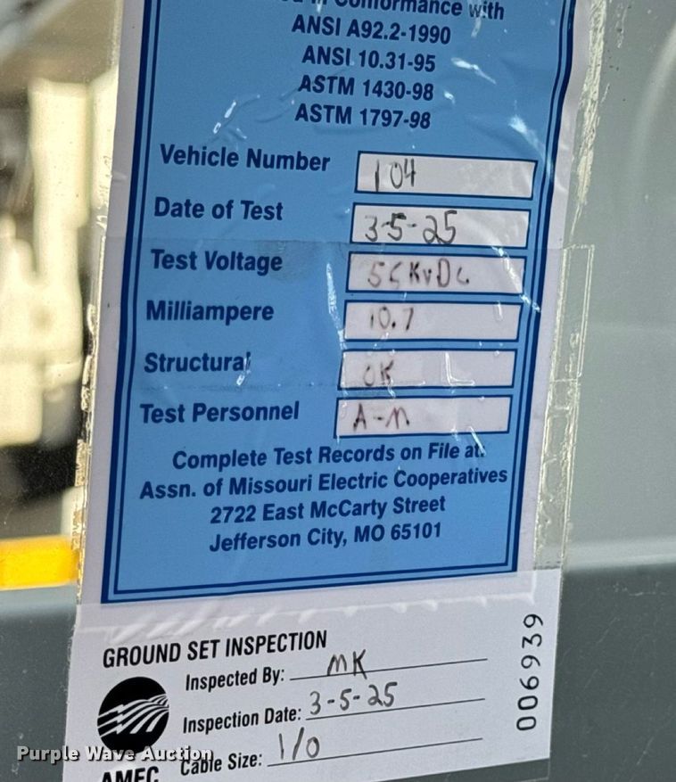 image for item DW6570 2016 Ford F550 Super Duty XL bucket truck