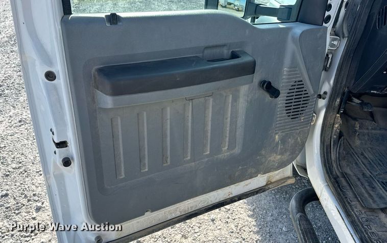 image for item DW6570 2016 Ford F550 Super Duty XL bucket truck