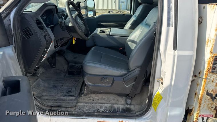 image for item DW6570 2016 Ford F550 Super Duty XL bucket truck