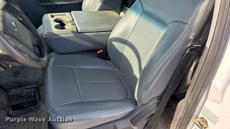 image for item DW6570 2016 Ford F550 Super Duty XL bucket truck