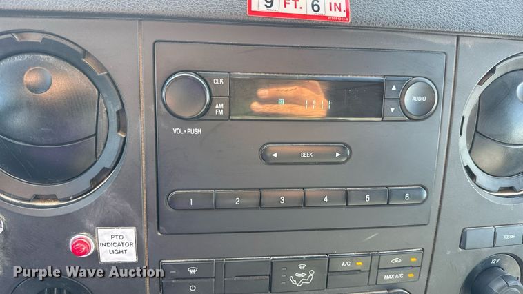 image for item DW6570 2016 Ford F550 Super Duty XL bucket truck