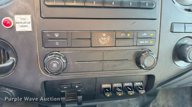 image for item DW6570 2016 Ford F550 Super Duty XL bucket truck