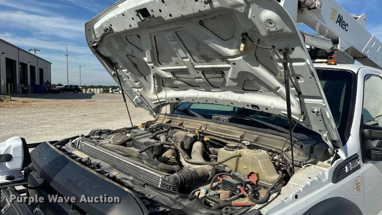 image for item DW6570 2016 Ford F550 Super Duty XL bucket truck