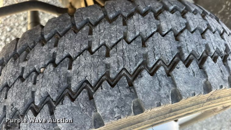 image for item DW6570 2016 Ford F550 Super Duty XL bucket truck