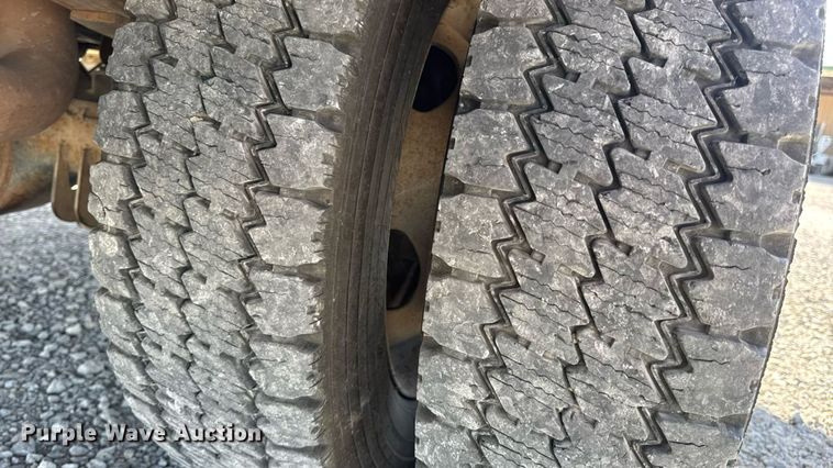 image for item DW6570 2016 Ford F550 Super Duty XL bucket truck