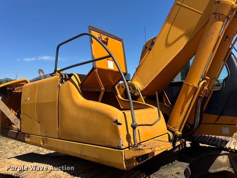image for item DW6575 1997 Samsung SE240LC-3 excavator