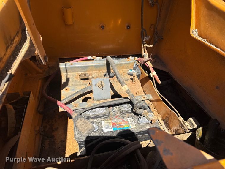 image for item DW6575 1997 Samsung SE240LC-3 excavator