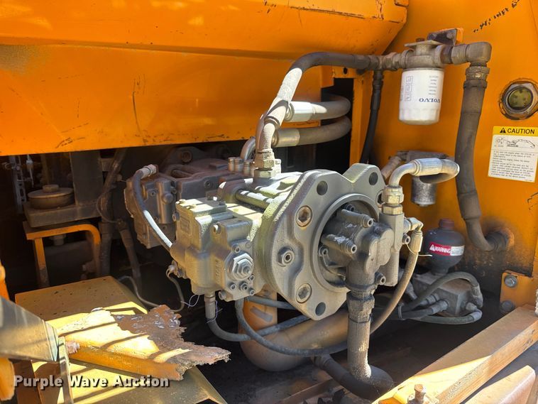 image for item DW6575 1997 Samsung SE240LC-3 excavator