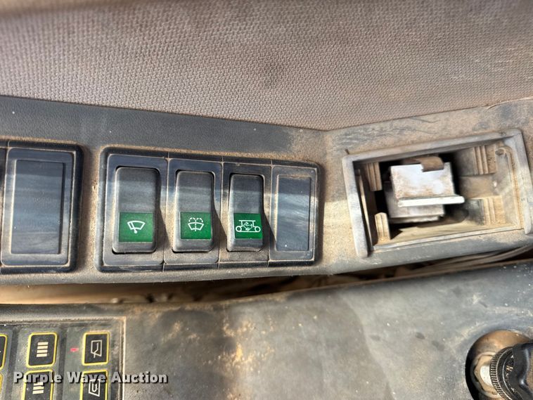 image for item DW6575 1997 Samsung SE240LC-3 excavator