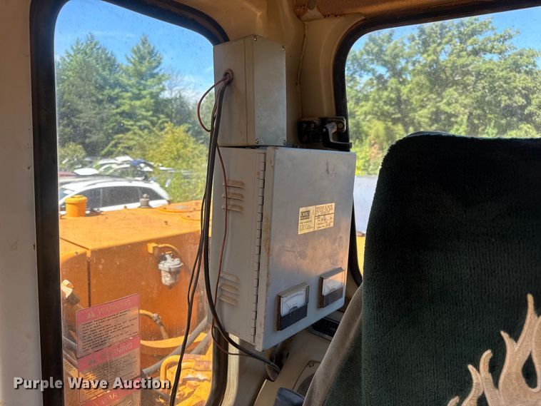 image for item DW6575 1997 Samsung SE240LC-3 excavator