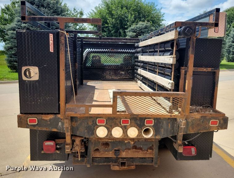 image for item DX7413 2013 Ford F350 Super Duty flatbed pickup truck