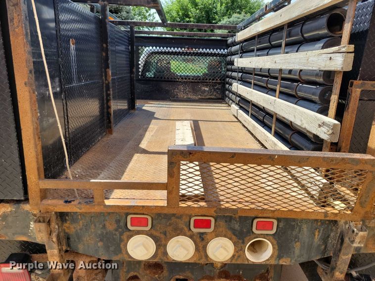 image for item DX7413 2013 Ford F350 Super Duty flatbed pickup truck