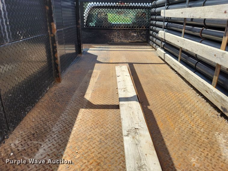 image for item DX7413 2013 Ford F350 Super Duty flatbed pickup truck