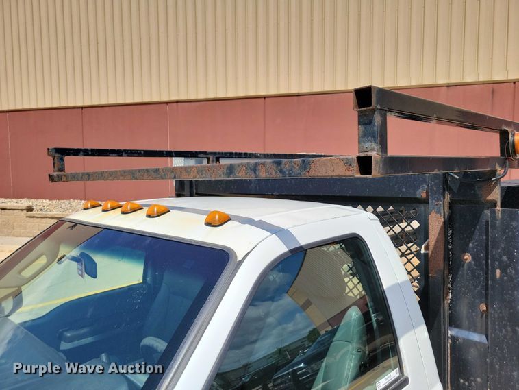 image for item DX7413 2013 Ford F350 Super Duty flatbed pickup truck