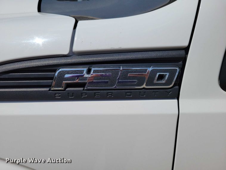 image for item DX7413 2013 Ford F350 Super Duty flatbed pickup truck