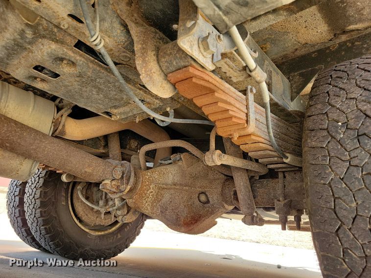 image for item DX7413 2013 Ford F350 Super Duty flatbed pickup truck