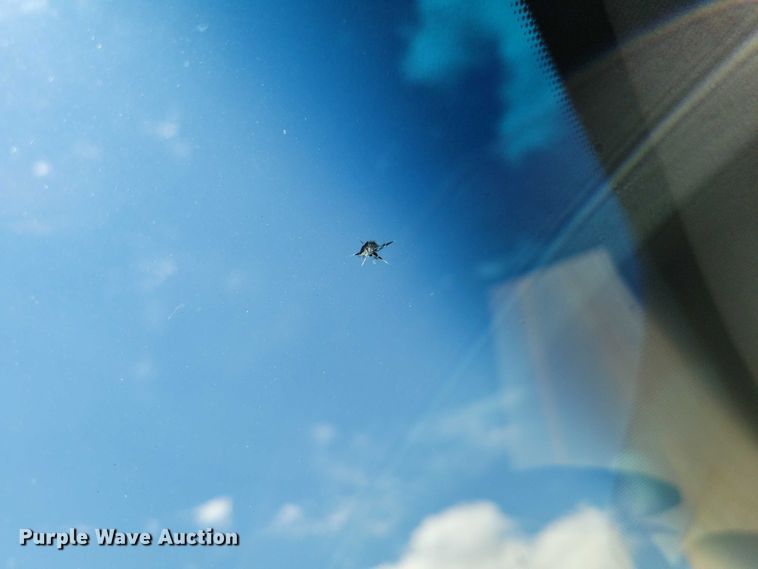 image for item DX7413 2013 Ford F350 Super Duty flatbed pickup truck