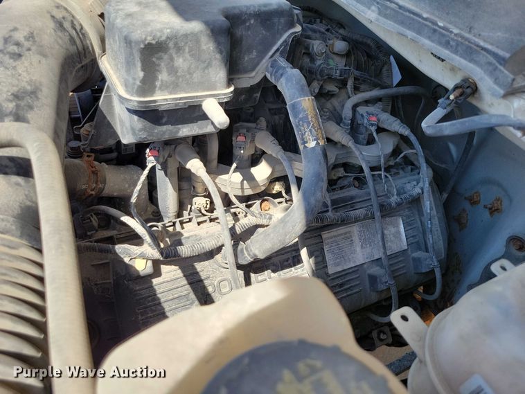 image for item DX7413 2013 Ford F350 Super Duty flatbed pickup truck