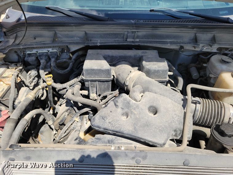 image for item DX7413 2013 Ford F350 Super Duty flatbed pickup truck