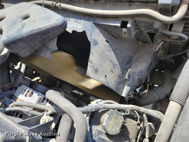 image for item DX7413 2013 Ford F350 Super Duty flatbed pickup truck