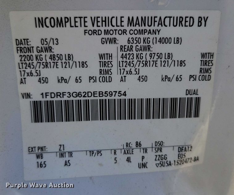 image for item DX7413 2013 Ford F350 Super Duty flatbed pickup truck