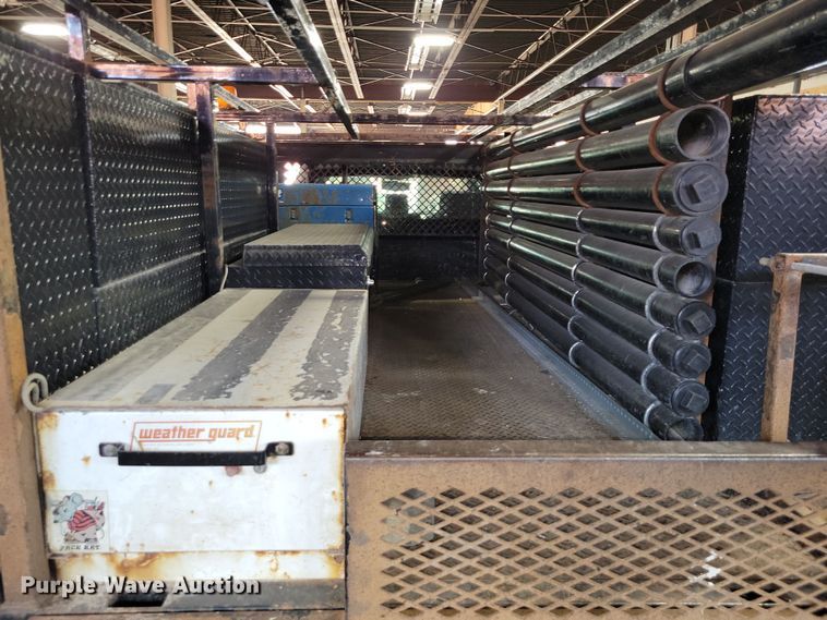 image for item DX7414 2017 Ford F350 Super Duty flatbed pickup truck